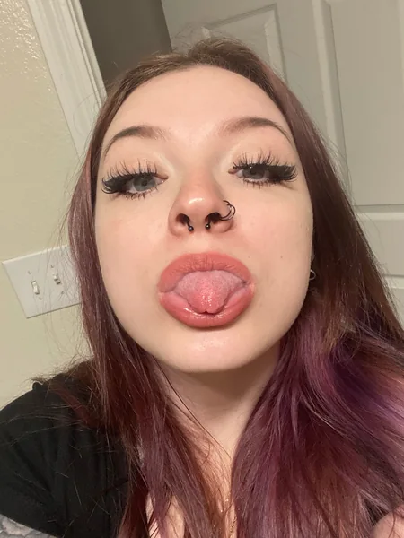 <3