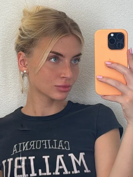 Chloe 🤍