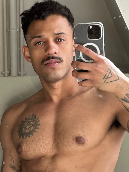 Chris Bueno