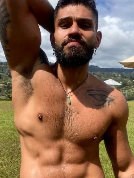 Christian 🧔🏽