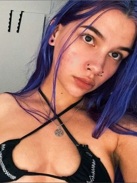 Spicy Cinnamon 🖤🦇🥀
