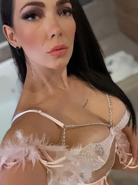 Cleopatra Cinnamon