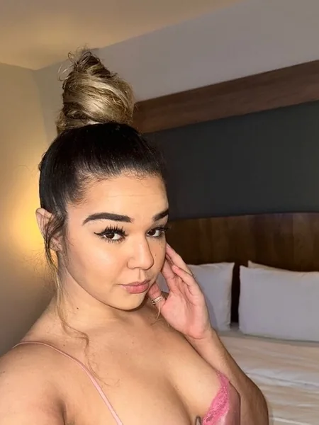 ComeoncamilleWaterplease💦👅🍆