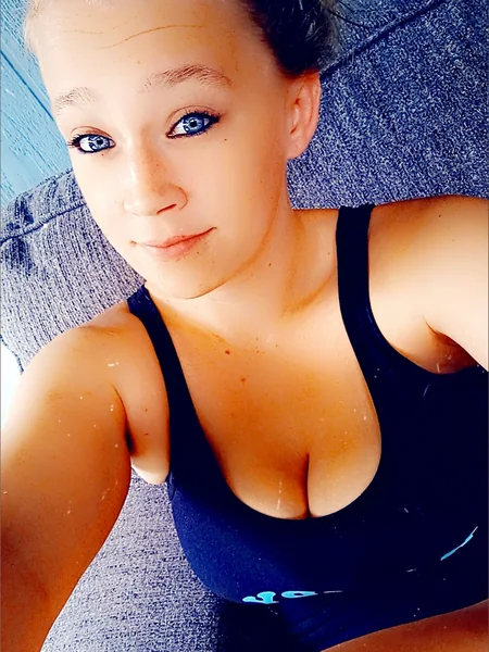 Countryyblondegirl