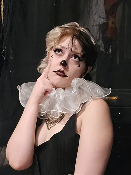Claire they/he
