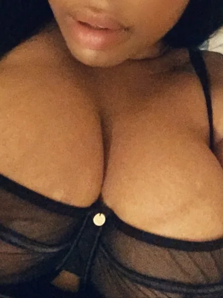 CurvyBella