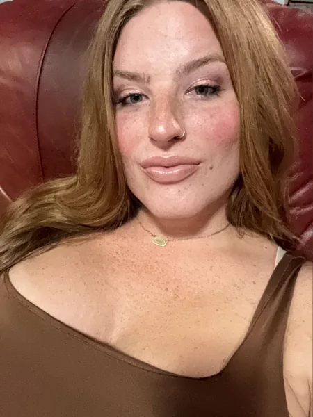 Curvy_Dee