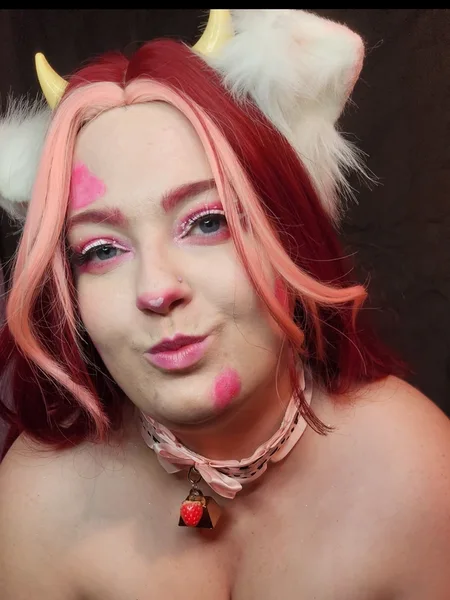 CurvyMonsterGirl
