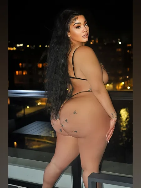 Shannon 🍑 — FT Me ❣️