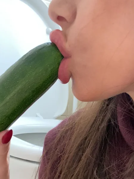 @zuqueenyfree - 🆓 FREE ACCOUNT 🥒👑