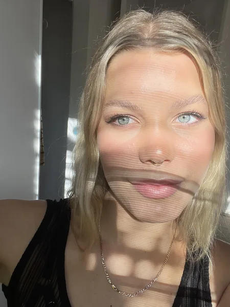 D x