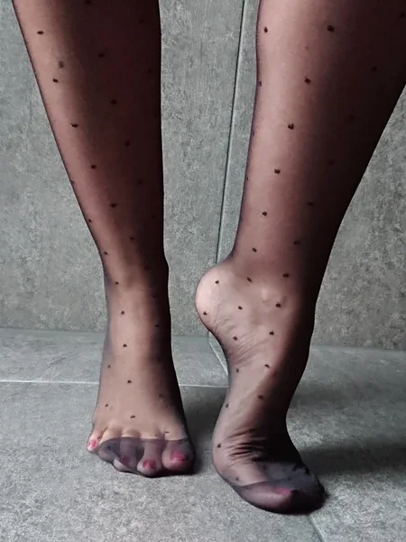 debbys_feet_