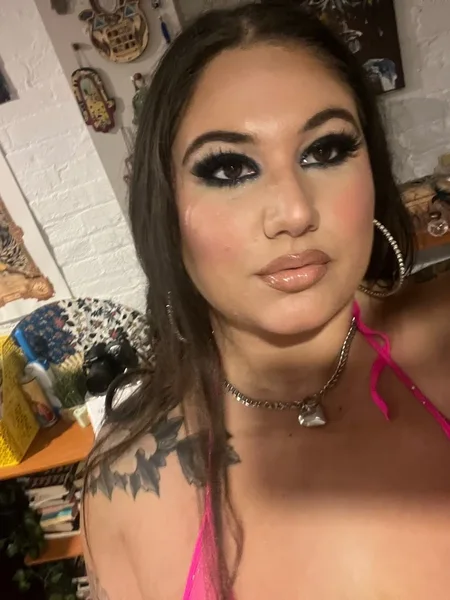 J <3