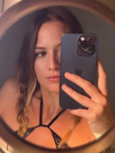 Demi