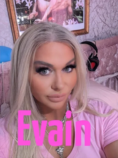 Evain Diamond TS Pornstar