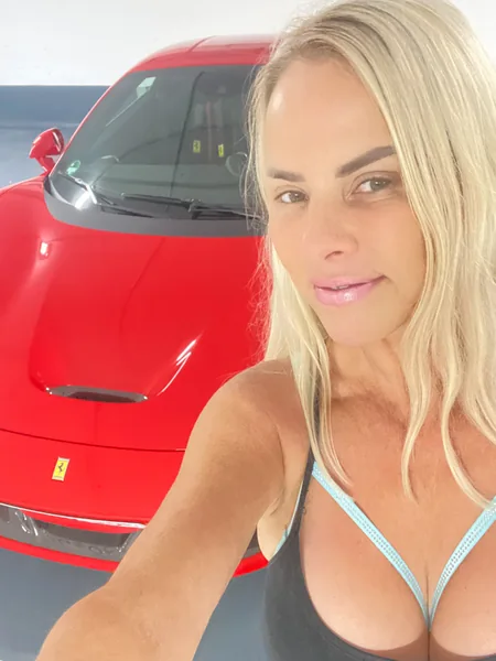 Diana - Lady Next Door