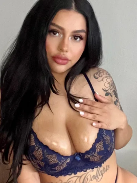 Dina The Latina 🖤