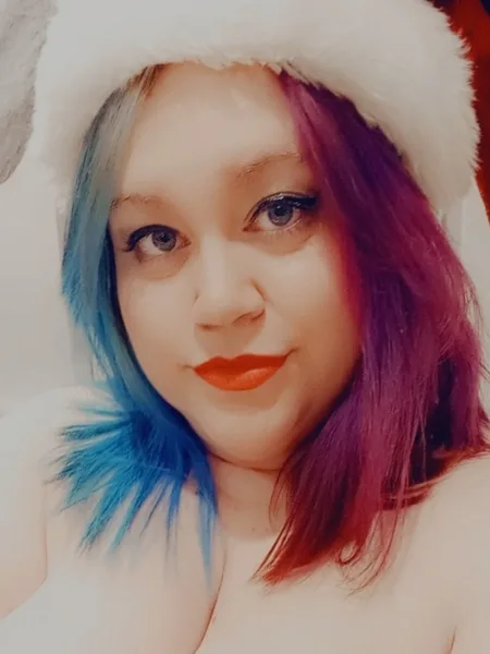 DivineDahlia