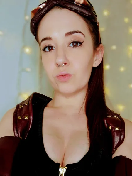 Domina Raze