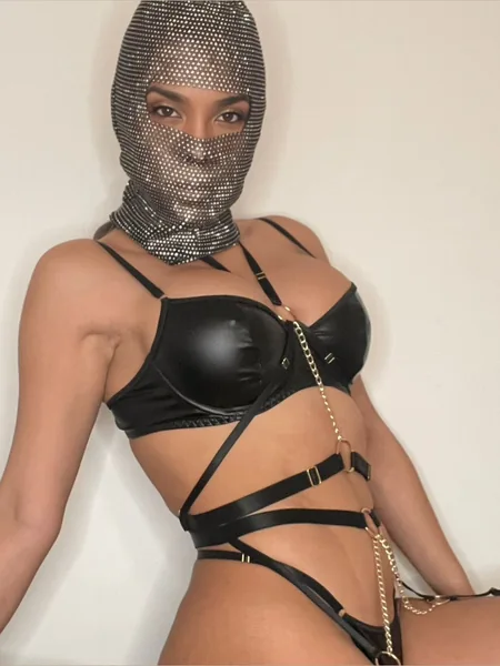 Dominatrix Luccy
