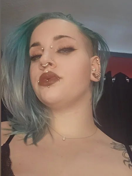 Madi 🌊🖤