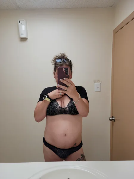 DownriverCoupleWife