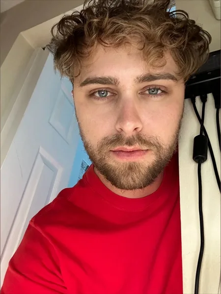 Dustin daring