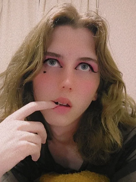 Dysphoric Leah