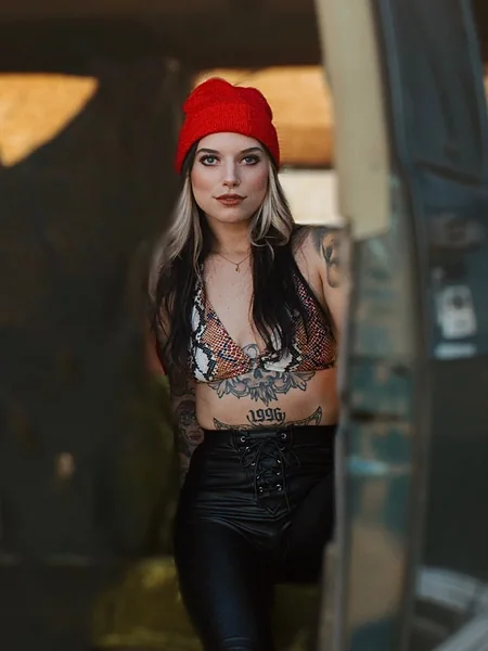 Ela Rose avatar