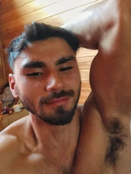 Elias Lyon 🥵