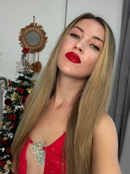 Elina 🏝 Petite