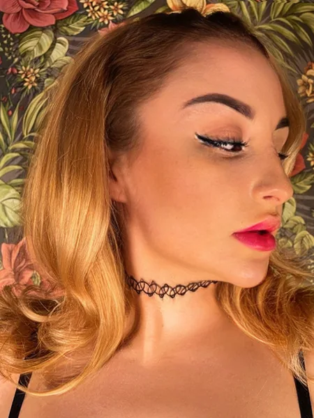 Elizabeth_Honeyxx