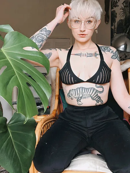 El