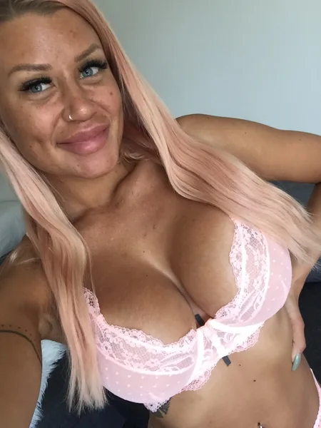 Elle Max 🍒🫦