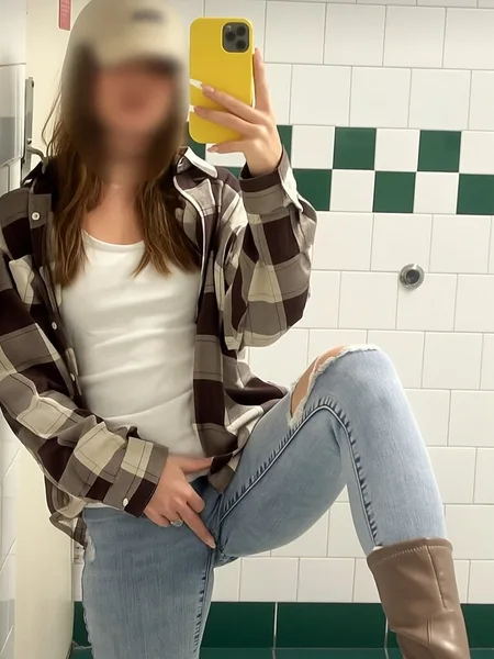 Ellie Handygirl