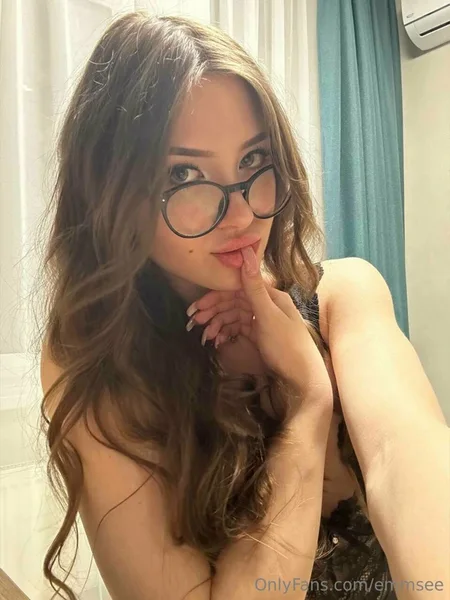 Emily 👻