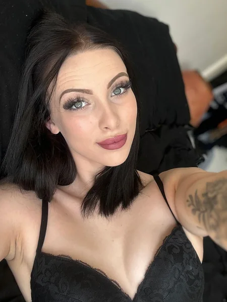Emily 🖤👀