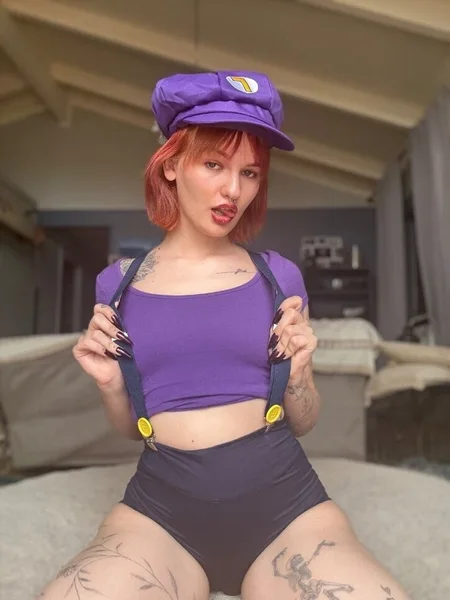 Emily Cici 💜