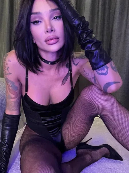 ✨ Emily FREE ✨