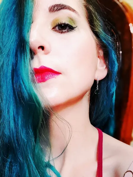 Emily Emerald *FREE*