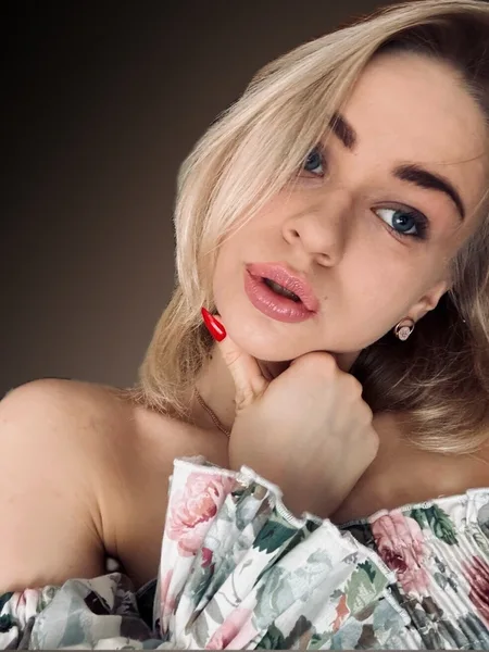 Emma Cherry 🍒 avatar