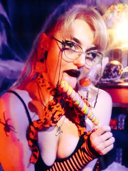 ☣Iza Howler☣