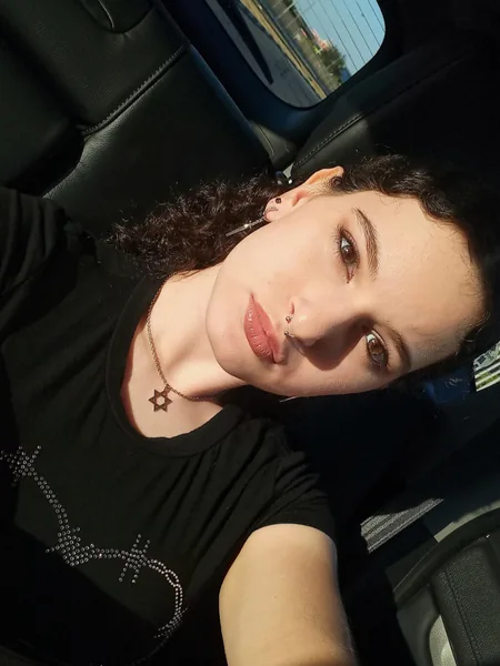 E ♡