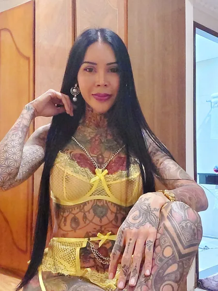 Fay sexy tatoo
