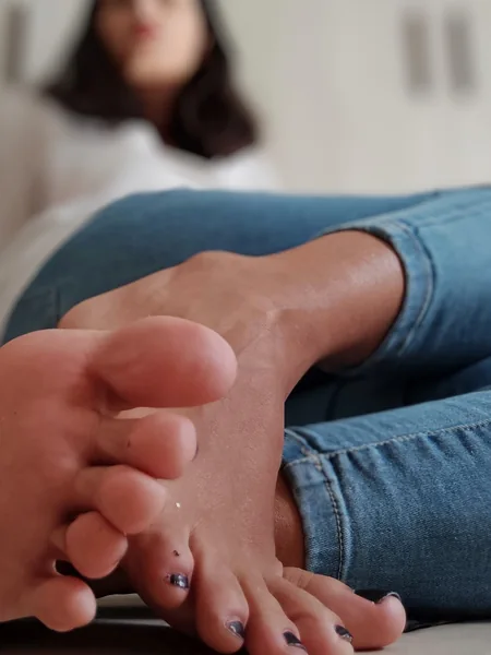 Claire's feet (free)
