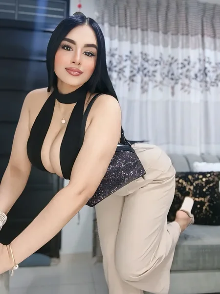 Your sexy queen😘