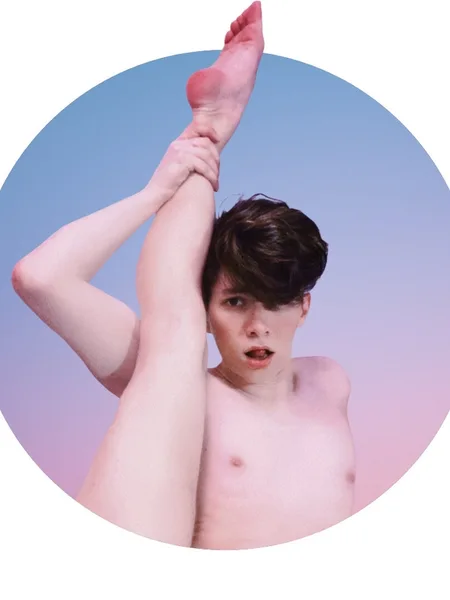 Flexible Twink Boy 🥵