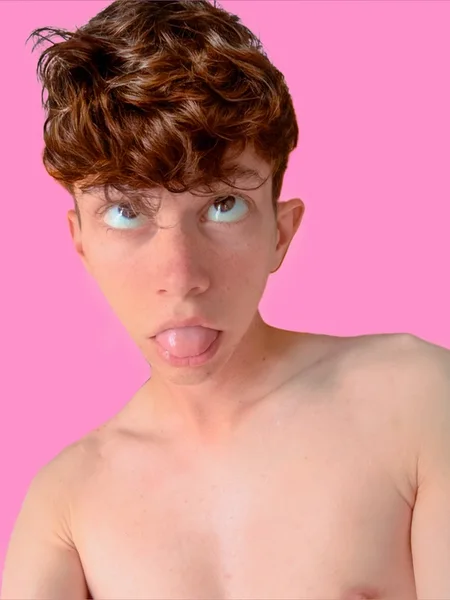 Flexible Twink Boy 🥵