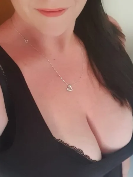 FlirtyDirtyWifey