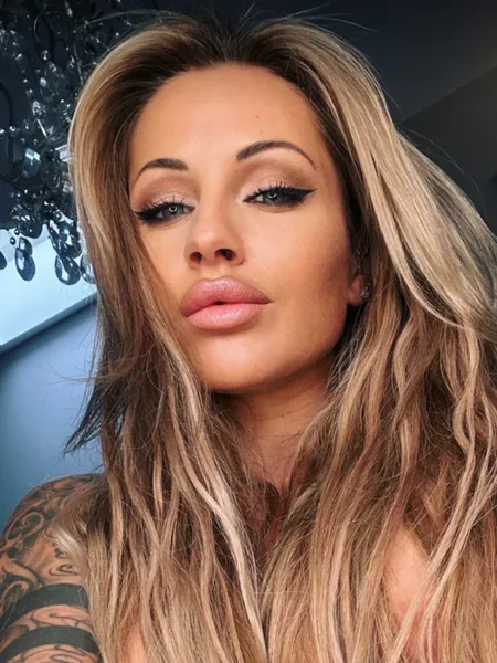 Julia Jasmin 😇